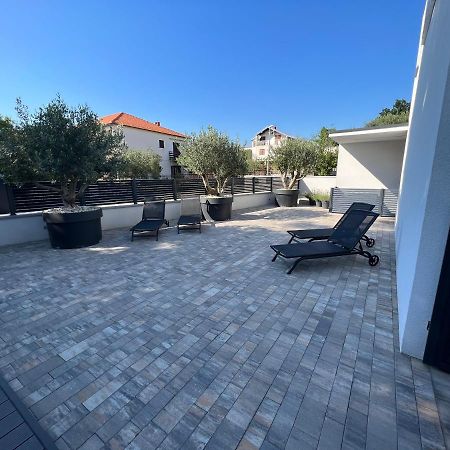 Apartmani Kumenat Biograd Na Moru Exterior foto