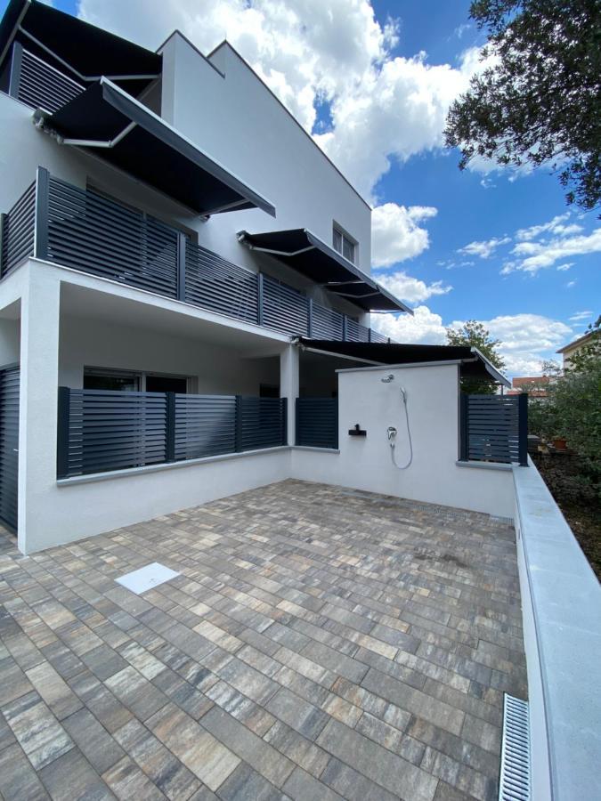 Apartmani Kumenat Biograd Na Moru Exterior foto