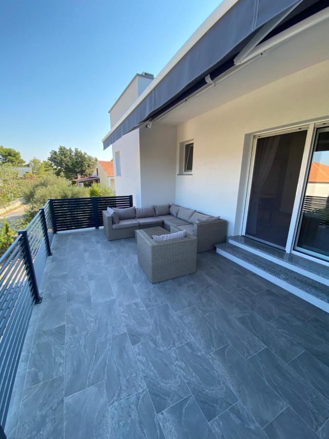 Apartmani Kumenat Biograd Na Moru Exterior foto