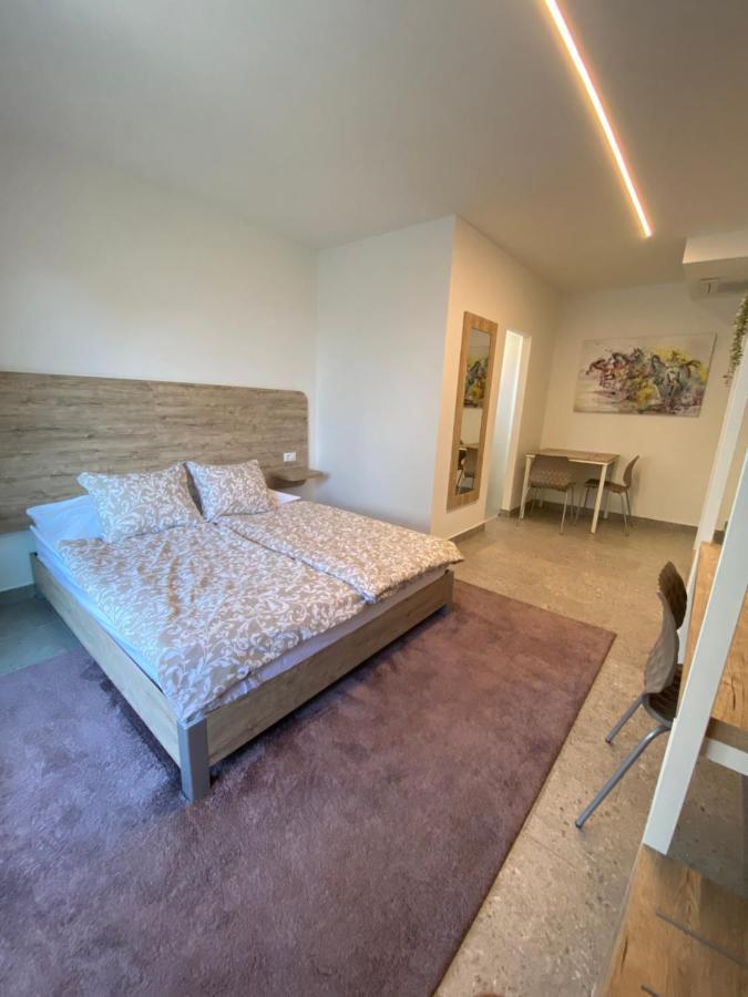 Apartmani Kumenat Biograd Na Moru Exterior foto
