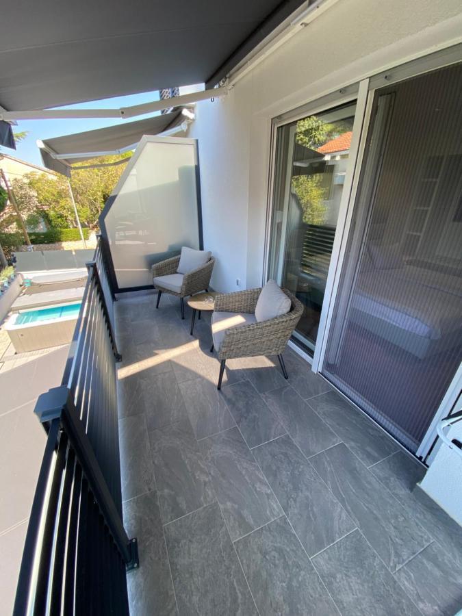 Apartmani Kumenat Biograd Na Moru Exterior foto